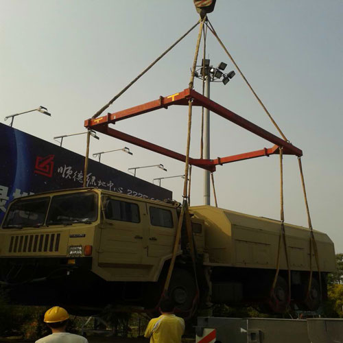 Truck double beam lifting gear